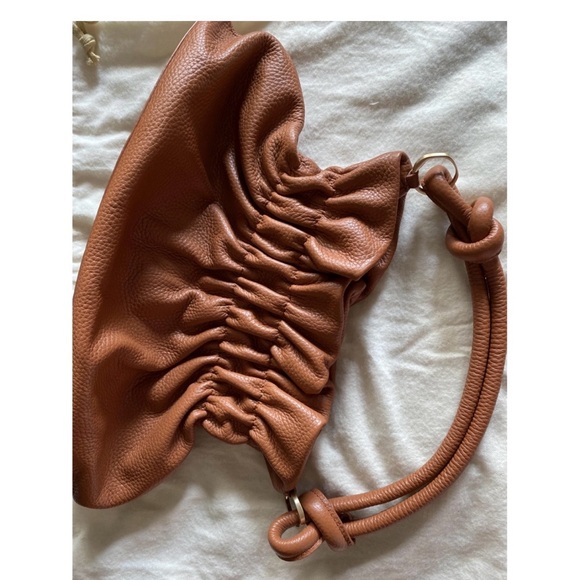 Cult Gaia Tan Gathered Leather Shoulder Bag - Picture 3 of 3